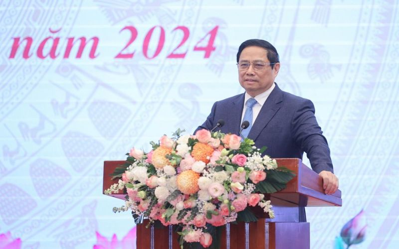 Thủ tướng: Năm 2024, ngành du lịch phấn đấu đón và phục vụ 18 triệu lượt khách du lịch quốc tế