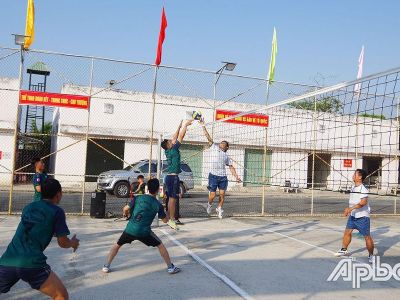 Tiền Giang: Sôi nổi hoạt động thể thao chào mừng kỷ niệm Ngày truyền thống Bộ đội Biên phòng