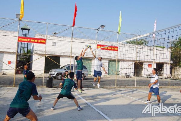 Tiền Giang: Sôi nổi hoạt động thể thao chào mừng kỷ niệm Ngày truyền thống Bộ đội Biên phòng