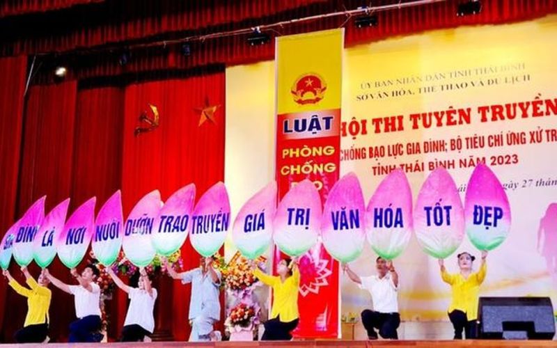 Tổ chức truyền thông từ sớm, từ xa chính sách, pháp luật về văn hóa, gia đình, thể thao và du lịch