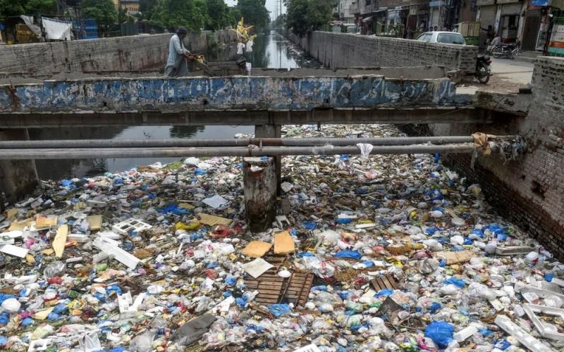 Toàn cầu có thể thải ra gần 4 tỷ tấn rác đô thị vào năm 2050