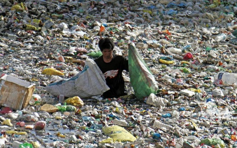 Trái đất có thể phải đối mặt với gần 4 tỷ tấn rác đô thị vào 2050