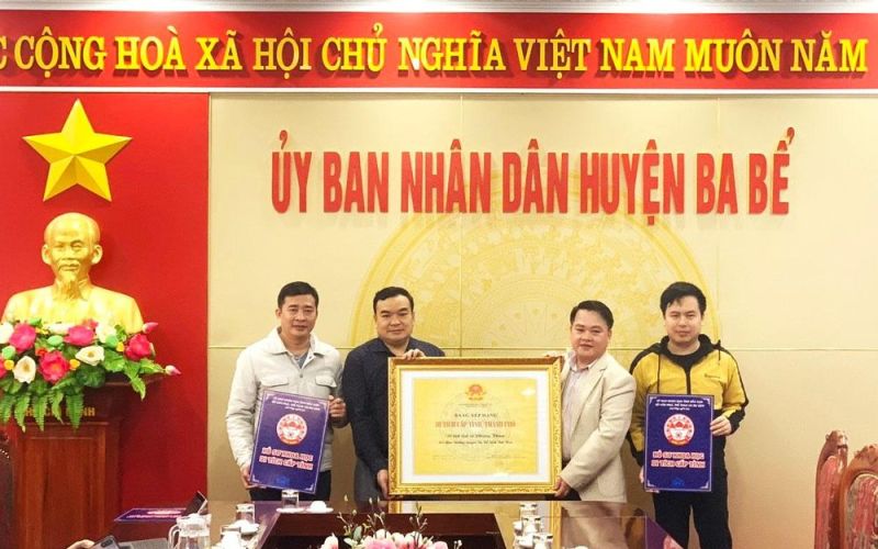 Trao Bằng xếp hạng và bàn giao hồ sơ khoa học di tích xếp hạng cấp tỉnh năm 2023