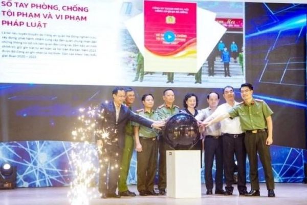 'Trên từng lĩnh vực, lực lượng Công an quận đều nhận được sự ủng hộ trách nhiệm của người dân'