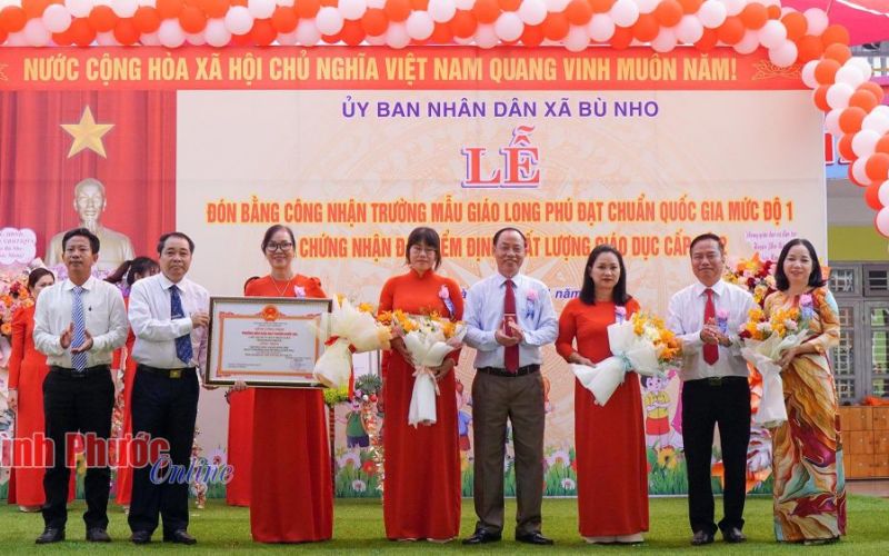 Trường Mẫu giáo Long Phú đạt chuẩn quốc gia mức độ 1