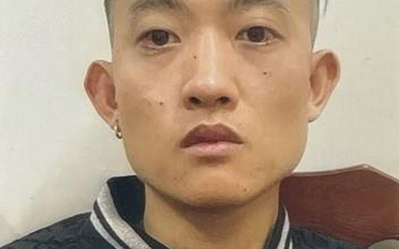 Từ biểu hiện nghi vấn của chiếc xe ôtô dừng đỗ bên đường...