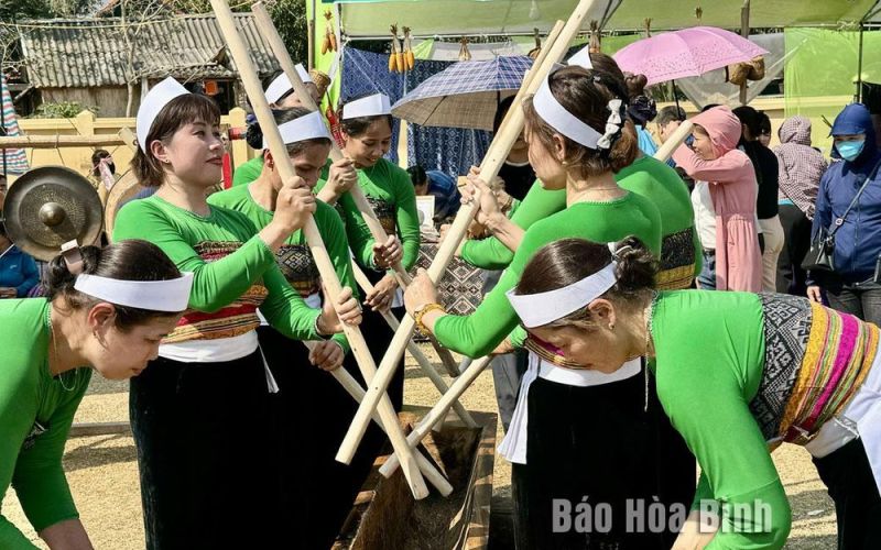 Tưng bừng lễ hội Xên Mường