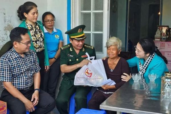 Ủy ban MTTQ Việt Nam thành phố Hồ Chí Minh tổ chức nhiều hoạt động kỷ niệm Ngày Biên phòng toàn dân