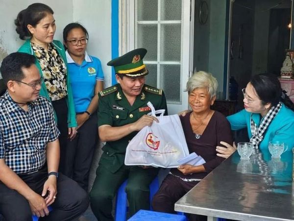 Ủy ban MTTQ Việt Nam thành phố Hồ Chí Minh tổ chức nhiều hoạt động kỷ niệm Ngày Biên phòng toàn dân