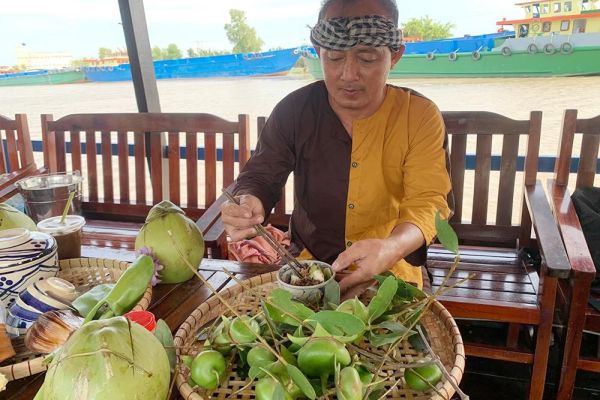 Về sân chim Vàm Hồ thưởng thức món cơm chúa Nguyễn