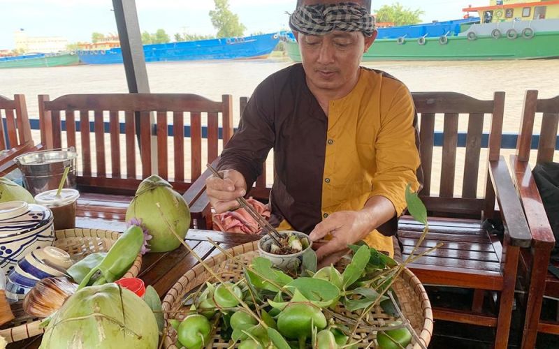 Về sân chim Vàm Hồ thưởng thức món cơm chúa Nguyễn