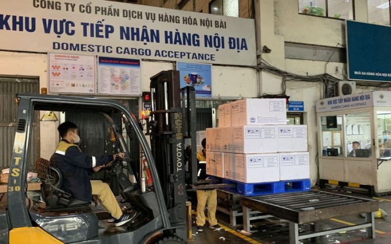 Vietnam Airlines vận chuyển miễn phí vaccine Chương trình Tiêm chủng mở rộng Quốc gia