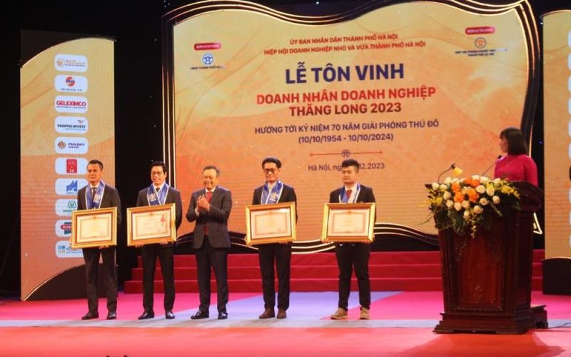 Vinh danh doanh nhân, doanh nghiệp vì sự phát triển kinh tế