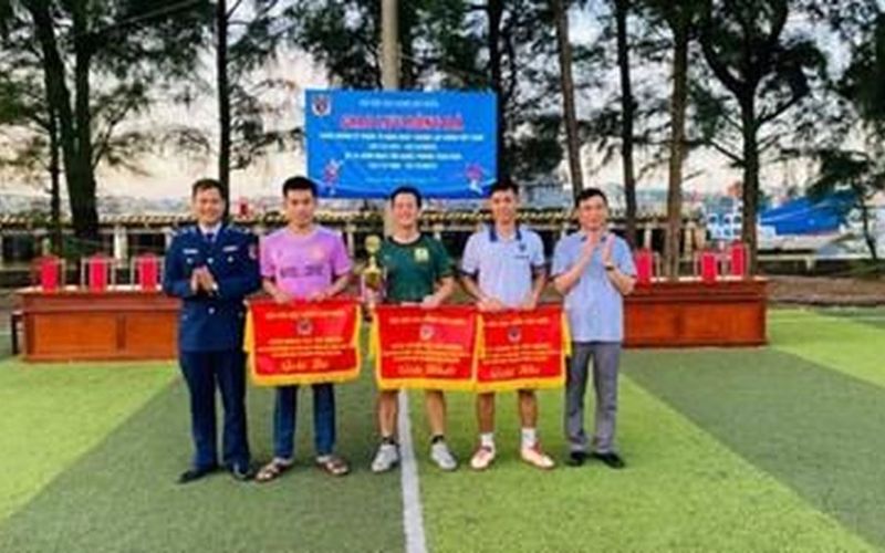 Vùng Cảnh sát biển 2 và các địa phương giao lưu thể thao hướng tới chào mừng Ngày hội Quốc phòng toàn dân