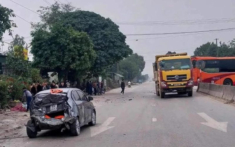 Xe đầu kéo gây tai nạn liên hoàn trên Quốc lộ 1A