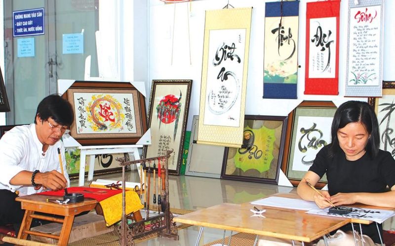 Xuân về, tản mạn cùng... thư pháp