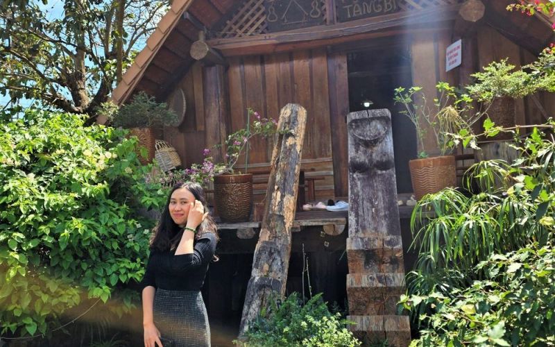 Xuýt xoa mâm cơm toàn đặc sản ở buôn cổ giàu đẹp nhất thành phố cà phê